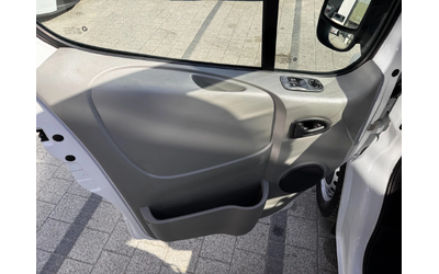 Renault Trafic 2.0dCI 5-местен Климатик - автомобили, коли, обяви за нови и употребявани 10