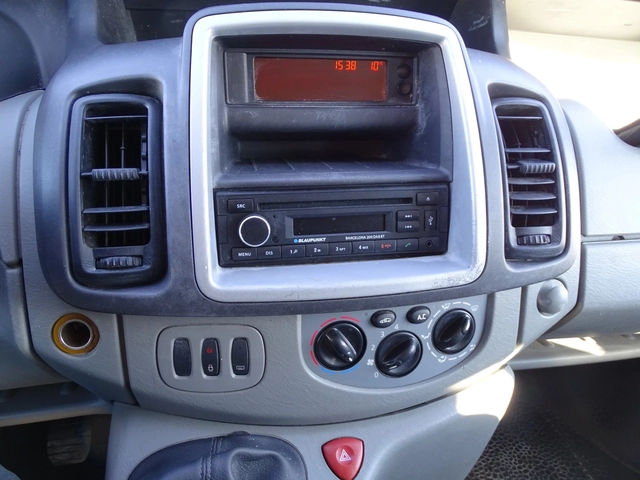 Renault Trafic 9 МЕСТА С * * * КЛИМАТИК* * * - автомобили, коли, обяви за нови и употребявани 14