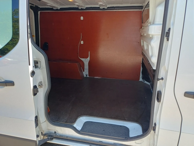 Renault Trafic L1H1 2.0 DCI Comfort - автомобили, коли, обяви за нови и употребявани 14