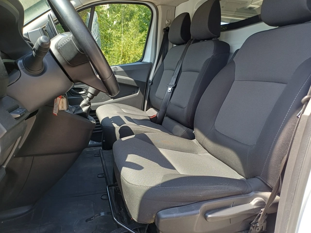 Renault Trafic L1H1 2.0 DCI Comfort - автомобили, коли, обяви за нови и употребявани 8