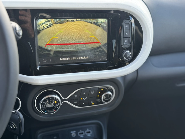 Renault Twingo - автомобили, коли, обяви за нови и употребявани 13