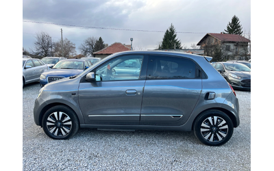 Renault Twingo - автомобили, коли, обяви за нови и употребявани 6