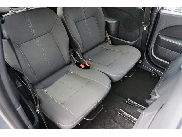 Renault Twingo 1.2i - автомобили, коли, обяви за нови и употребявани 11