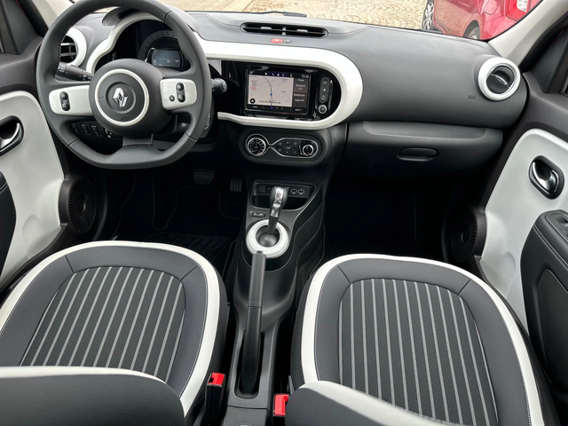 Renault Twingo Elektrik/Techno Schuko/ - автомобили, коли, обяви за нови и употребявани 10