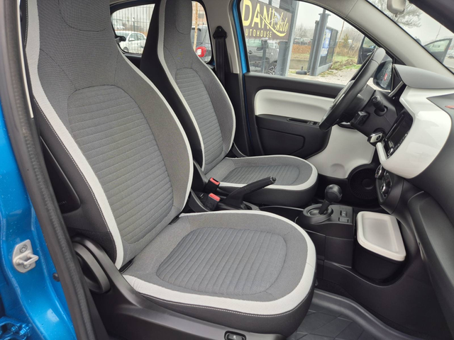 Renault Twingo 900i - автомобили, коли, обяви за нови и употребявани 18