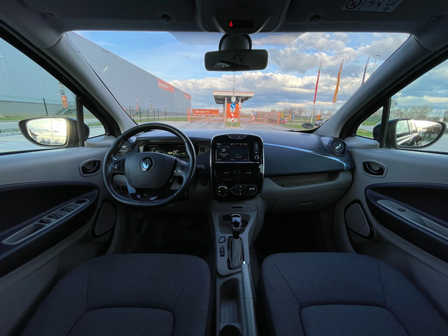 Renault Zoe Intens 22kw - автомобили, коли, обяви за нови и употребявани 9