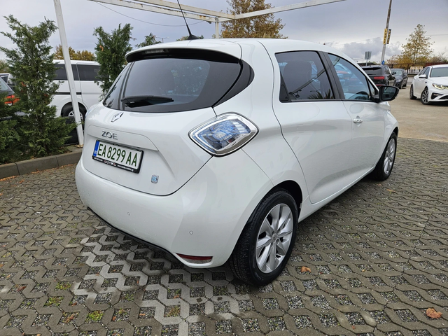 Renault Zoe 53.000km= НАВИГАЦИЯ= КАМЕРА= KEYLESS - автомобили, коли, обяви за нови и употребявани 2