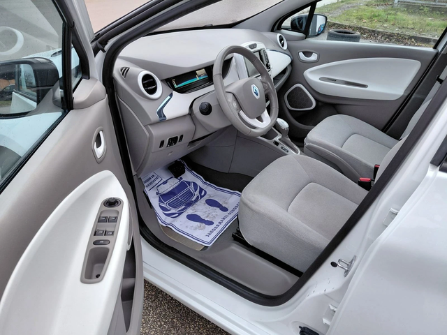 Renault Zoe 22kWh 58ps - автомобили, коли, обяви за нови и употребявани 8