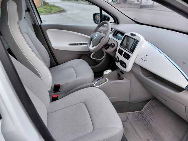 Renault Zoe 22kWh 58ps - автомобили, коли, обяви за нови и употребявани 9