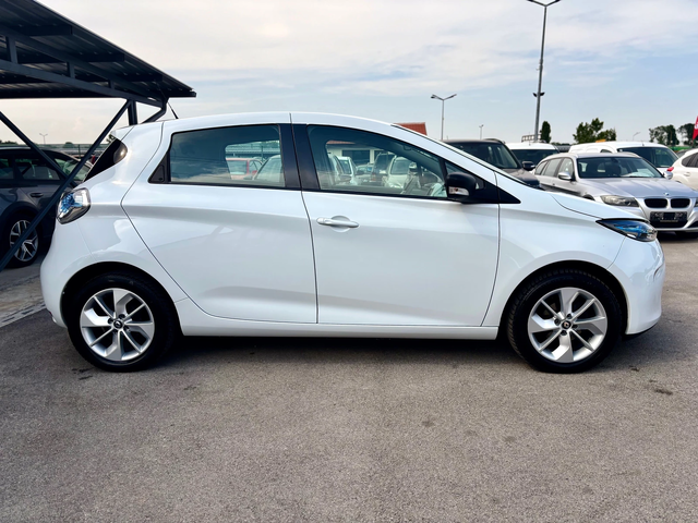 Renault Zoe - автомобили, коли, обяви за нови и употребявани 3