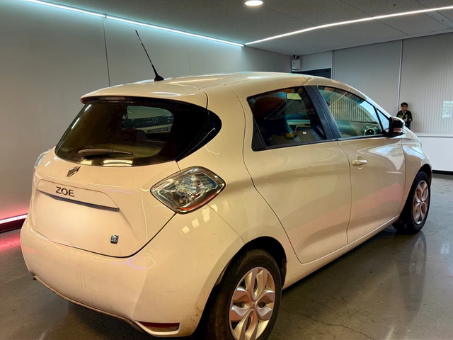 Renault Zoe 44KW* Zero Emissions* Лизинг - автомобили, коли, обяви за нови и употребявани 5