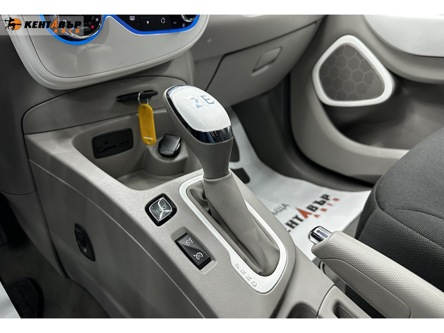 Renault Zoe - автомобили, коли, обяви за нови и употребявани 9