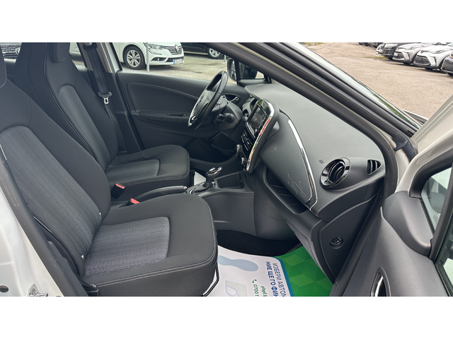 Renault Zoe R 110 Intens 41 kWh с ДДС - автомобили, коли, обяви за нови и употребявани 11