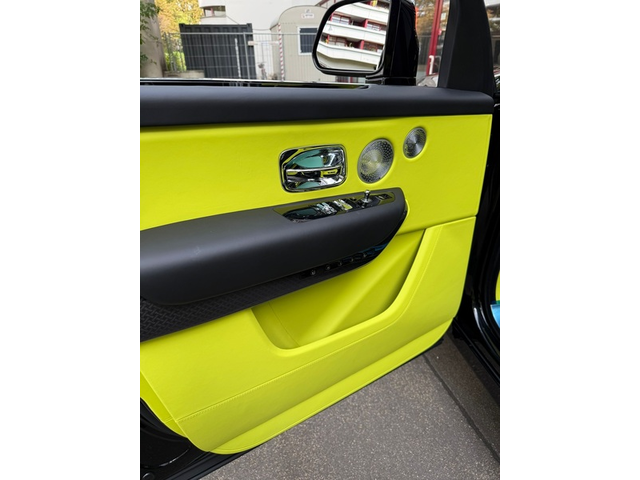 Rolls-Royce Cullinan Cullinan
Series II Black Badge - автомобили, коли, обяви за нови и употребявани 5