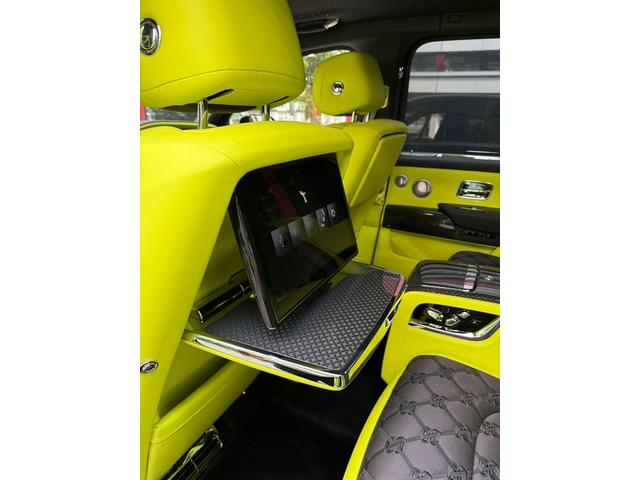 Rolls-Royce Cullinan Cullinan
Series II Black Badge - автомобили, коли, обяви за нови и употребявани 7