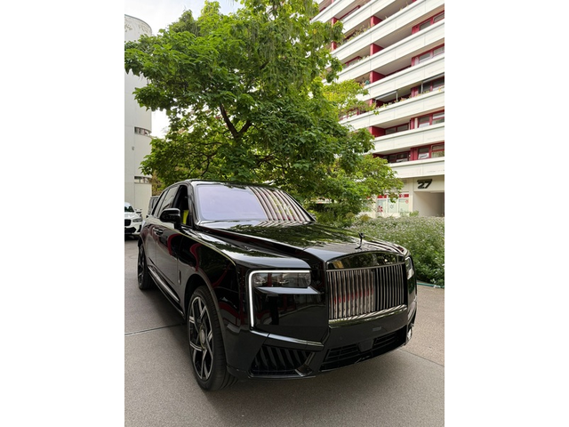 Rolls-Royce Cullinan
Series Cullinan
Series II Black Badge - автомобили, коли, обяви за нови и употребявани 1