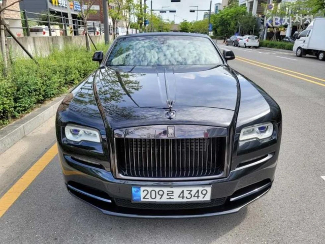 Rolls-Royce Dawn 6.6 V12 ФИНАНСИРАНЕ - автомобили, коли, обяви за нови и употребявани 1