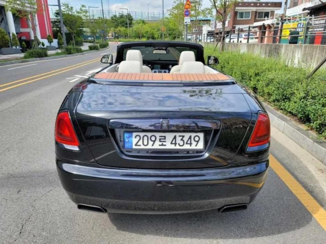Rolls-Royce Dawn 6.6 V12 ФИНАНСИРАНЕ - автомобили, коли, обяви за нови и употребявани 3