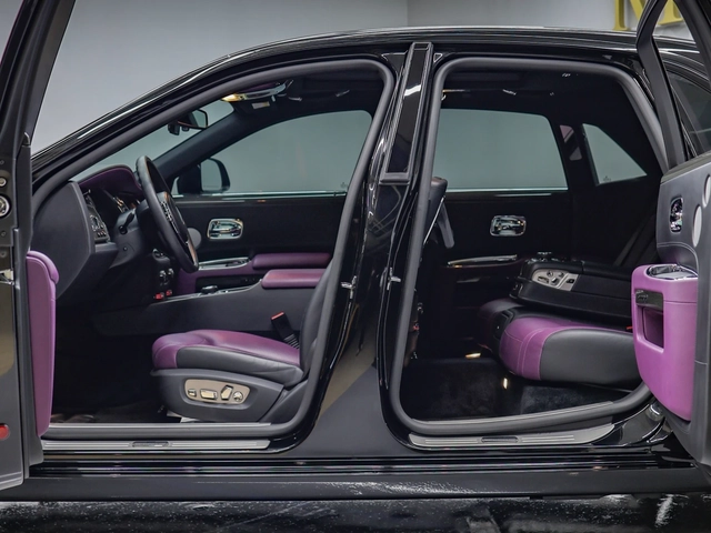 Rolls-Royce Ghost 6.6 V12 Black Badge - автомобили, коли, обяви за нови и употребявани 4