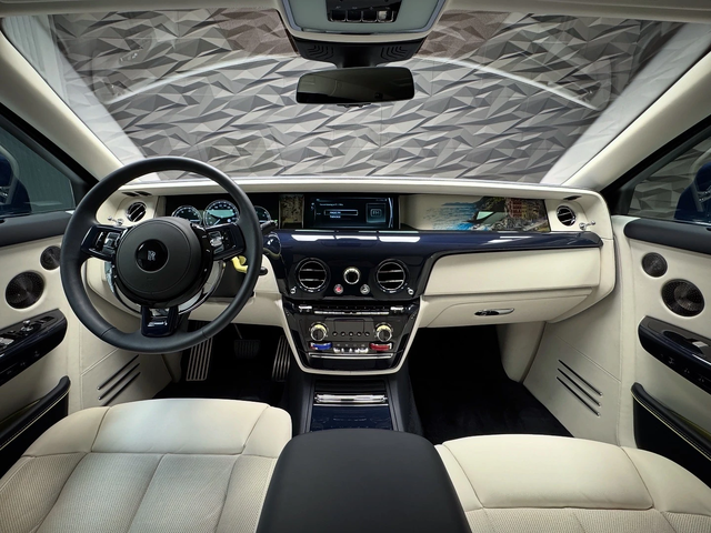 Rolls-Royce Phantom One of one l V12 l Full l TV - автомобили, коли, обяви за нови и употребявани 4