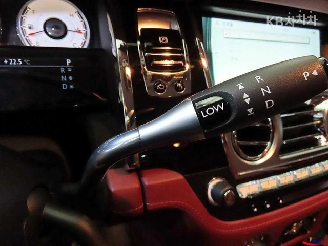 Rolls-Royce Wraith 6.6 V12 ФИНАНСИРАНЕ - автомобили, коли, обяви за нови и употребявани 10