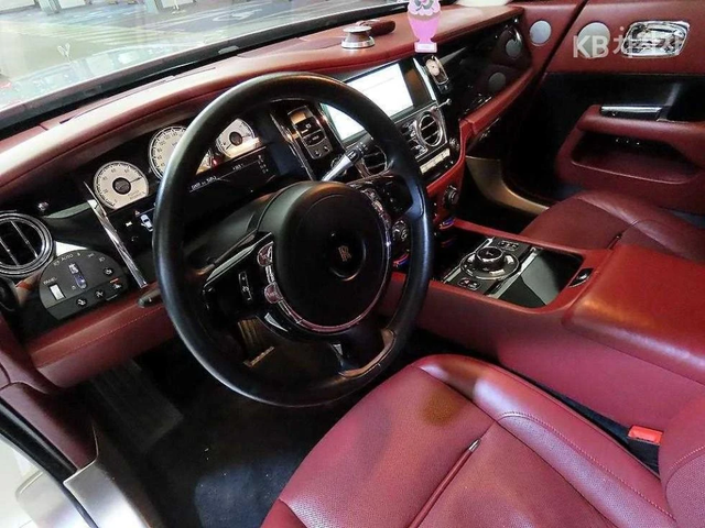 Rolls-Royce Wraith 6.6 V12 ФИНАНСИРАНЕ - автомобили, коли, обяви за нови и употребявани 6
