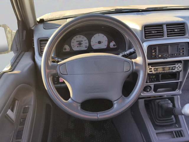 Santana 300 - автомобили, коли, обяви за нови и употребявани 8