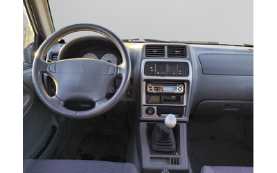 Santana 300 - автомобили, коли, обяви за нови и употребявани 9