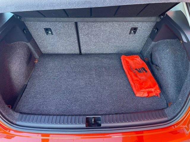 Seat Arona 1.0 TGI ЕВРО6 - автомобили, коли, обяви за нови и употребявани 10