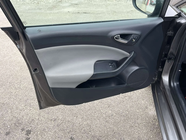 Seat Ibiza 1.2I 70кс. EURO 5 КЛИМАТИК - автомобили, коли, обяви за нови и употребявани 6