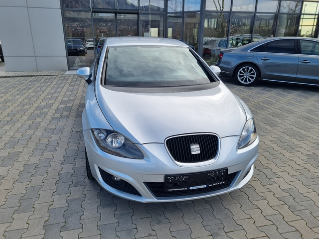Seat Leon 1.6i-102кс ГАЗ 2010г. - автомобили, коли, обяви за нови и употребявани 0