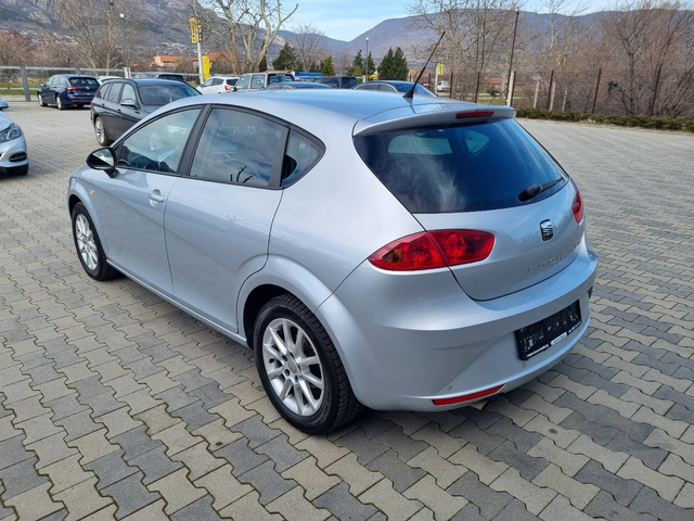 Seat Leon 1.6i-102кс ГАЗ 2010г. - автомобили, коли, обяви за нови и употребявани 4