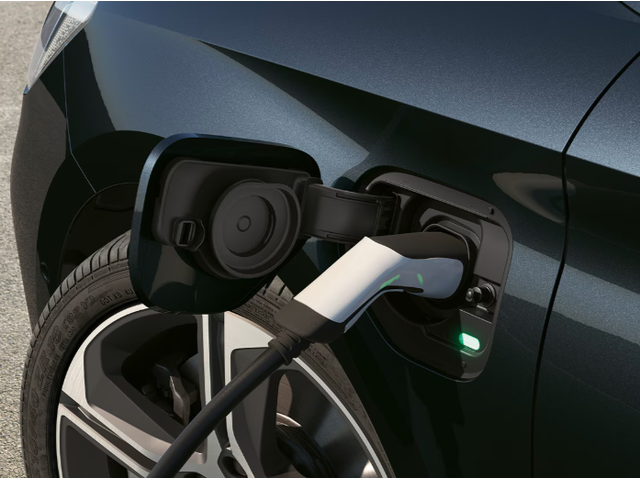 Seat Leon 2025 Black Pack Edition - автомобили, коли, обяви за нови и употребявани 3