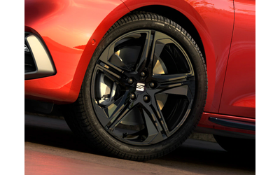 seat-leon-2025-sportstourer-black-pack-edition - 4