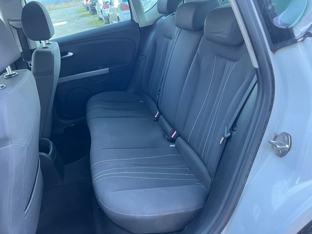 Seat Leon Facelift 1.6TDI- 105к.с./ Навигация/ Euro 5A - автомобили, коли, обяви за нови и употребявани 11