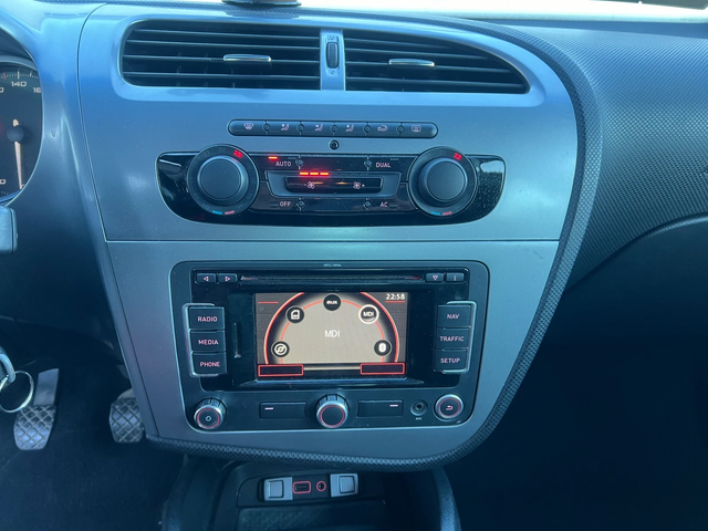 Seat Leon Facelift 1.6TDI- 105к.с./ Навигация/ Euro 5A - автомобили, коли, обяви за нови и употребявани 13