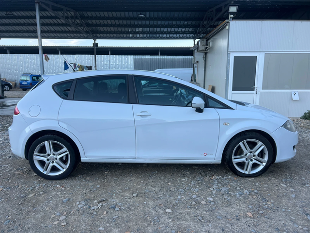 Seat Leon Facelift 1.6TDI- 105к.с./ Навигация/ Euro 5A - автомобили, коли, обяви за нови и употребявани 3