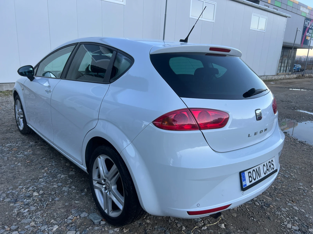 Seat Leon Facelift 1.6TDI- 105к.с./ Навигация/ Euro 5A - автомобили, коли, обяви за нови и употребявани 6