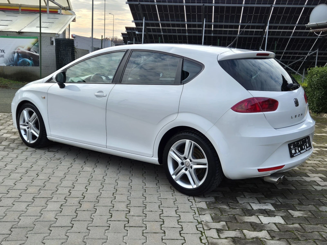 Seat Leon 1.6TDI 105к.с. - автомобили, коли, обяви за нови и употребявани 9