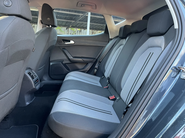 Seat Leon 2.0 TDI 150 к.с DSG - автомобили, коли, обяви за нови и употребявани 9