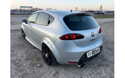 Seat Leon FR-2.0TDI-200k.s-NAVI-ITALIA - автомобили, коли, обяви за нови и употребявани 10
