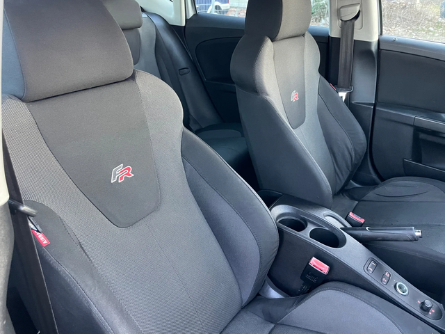 Seat Leon FR-2.0TDI-200k.s-NAVI-ITALIA - автомобили, коли, обяви за нови и употребявани 6