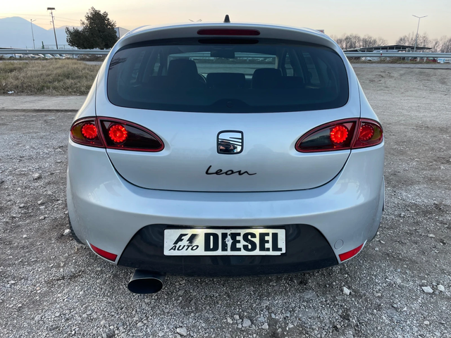 Seat Leon FR-2.0TDI-200k.s-NAVI-ITALIA - автомобили, коли, обяви за нови и употребявани 9
