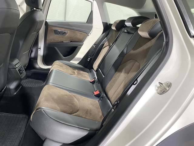 Seat Leon 2.0TDI X-PERIENCE * 4x4* - автомобили, коли, обяви за нови и употребявани 10