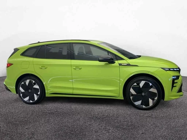 Skoda Enyaq RS Skoda Plus Matrix 360 DIST HUD PANO Winter Pack - автомобили, коли, обяви за нови и употребявани 3
