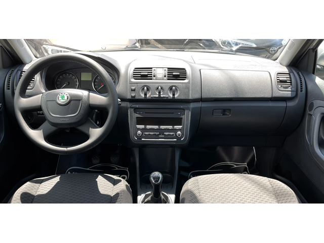 Skoda Fabia 1.6TDI 75HP - автомобили, коли, обяви за нови и употребявани 10
