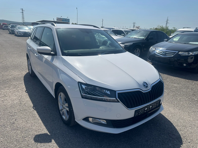Skoda Fabia DSG* ECO* KEYLESS* LED* ПОДГРЕВ* КАТО НОВА - автомобили, коли, обяви за нови и употребявани 1