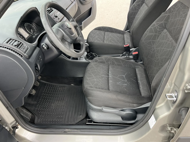 Skoda Fabia 1.6TDI 90кс COMMON RAIL EURO 5 КЛИМАТРОНИК - автомобили, коли, обяви за нови и употребявани 7