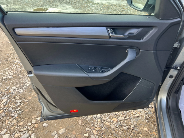 Skoda Kodiaq 2.0TDI-4X4-NAVI-KEYLESS-ADAPTIVE LED-OFFROAD PACK - автомобили, коли, обяви за нови и употребявани 9