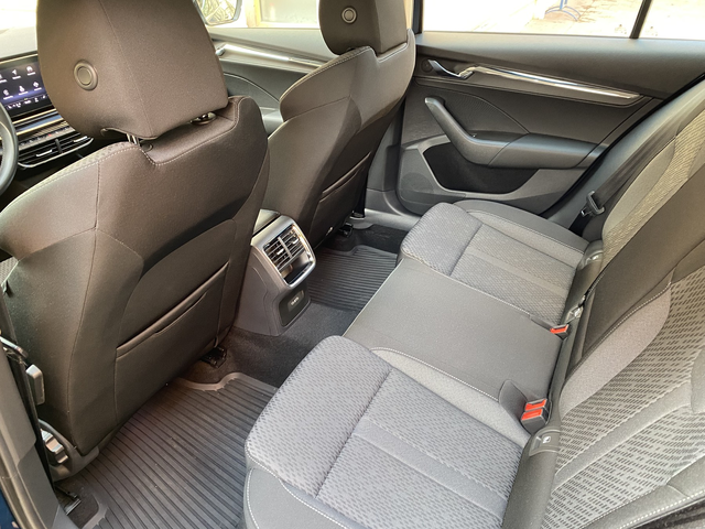 Skoda Octavia 1.4 TSI iV /PHEV/204кс./DSG/Style + /Combi - автомобили, коли, обяви за нови и употребявани 11